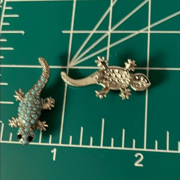 10 Blue and Silver Reptile Charm - Picture 2 of 2